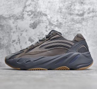 Adidas Originals Yeezy Boost 700 V2 "Geode" Reps