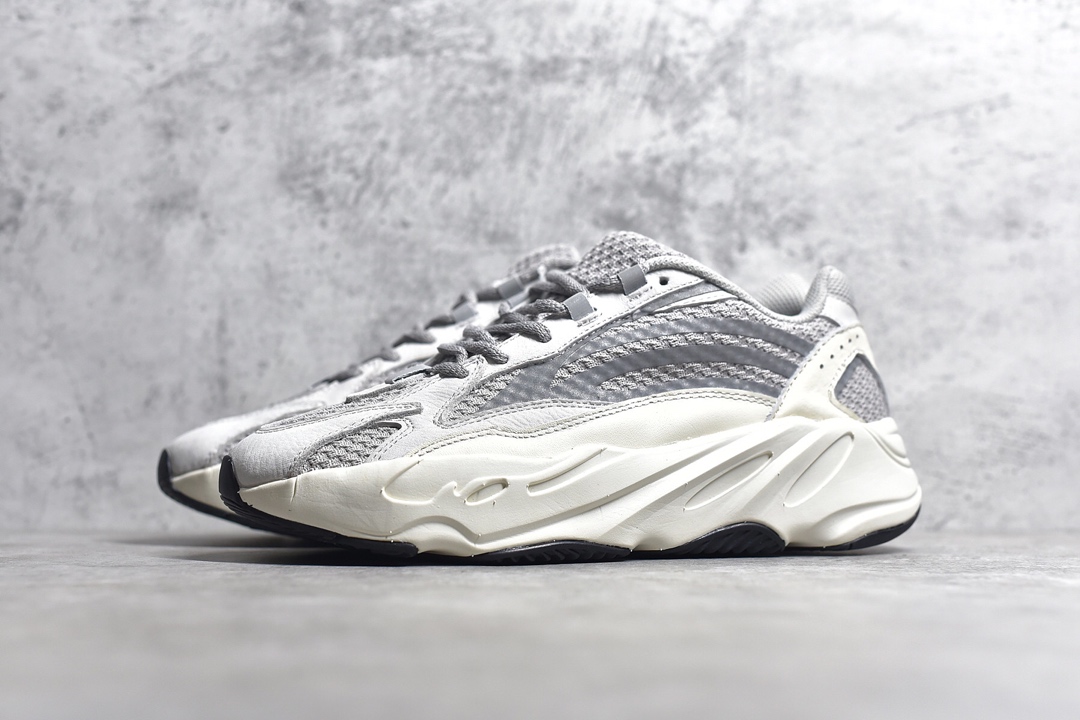 YEEZY BOOST 700 V2 STATIC Reps - Image 3