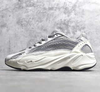 YEEZY BOOST 700 V2 STATIC Reps