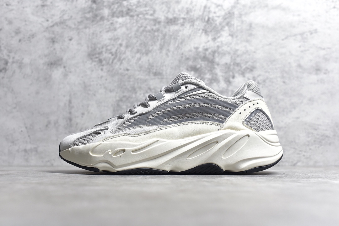 YEEZY BOOST 700 V2 STATIC Reps