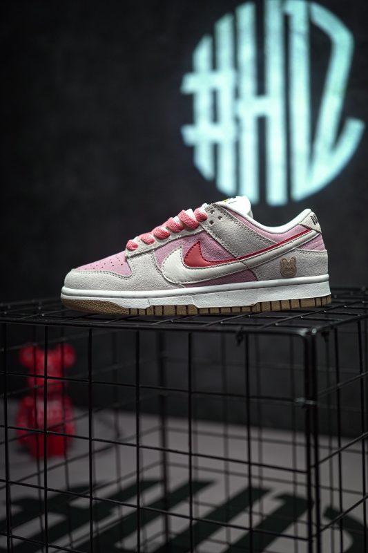 Nike Dunk SB Low DIY "Rabbit Year"