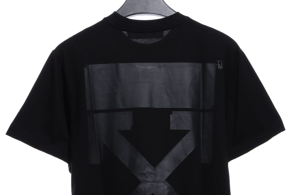 Off-White Overlapping Arrow Pattern T-Shirt - Image 3