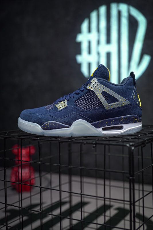 Jordan4_michigan