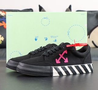 Off White Low Vulcanised Black Pink