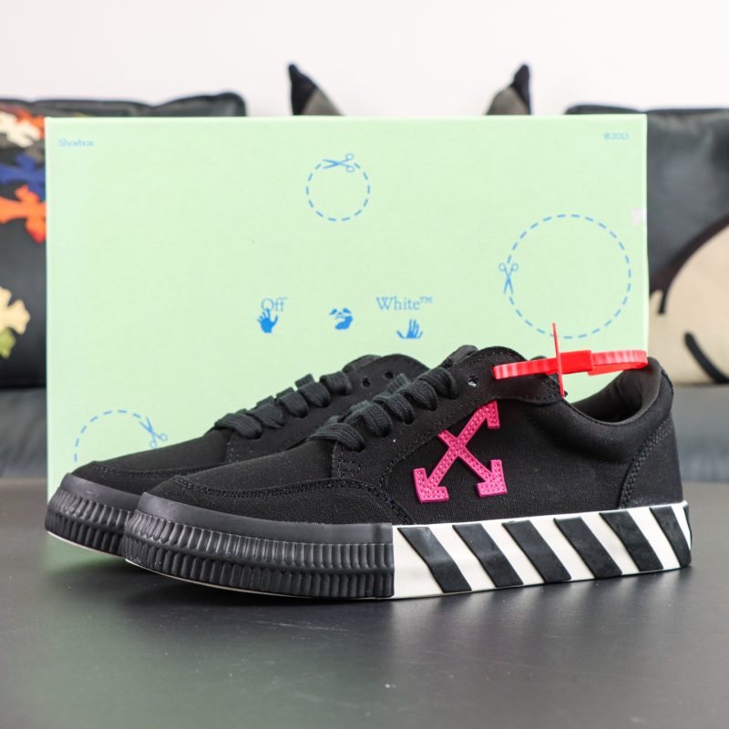 Off White Low Vulcanised Black Pink