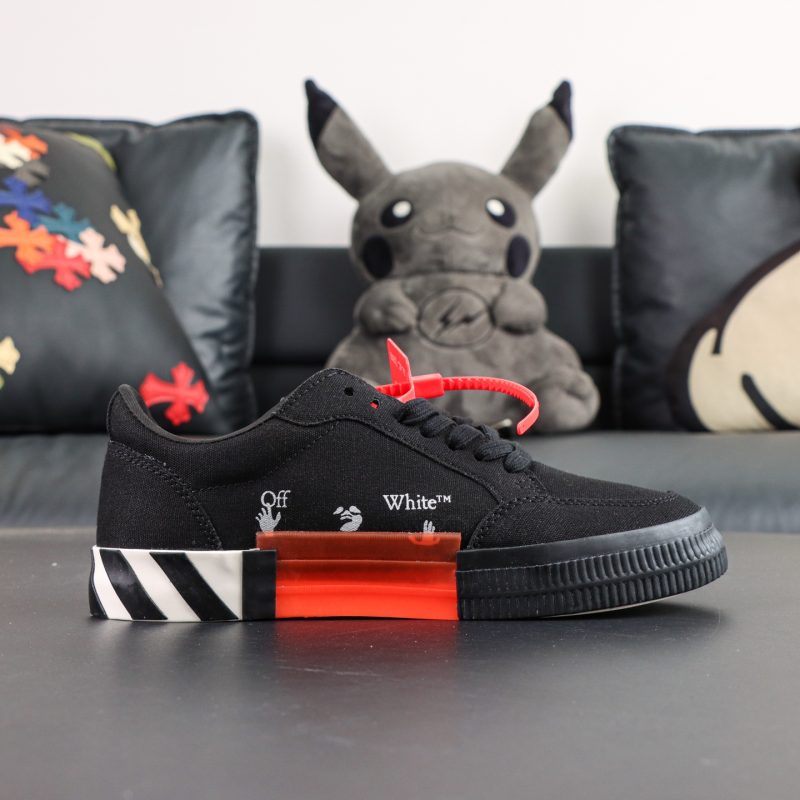 Off White Low Vulcanised Black Pink - Image 3