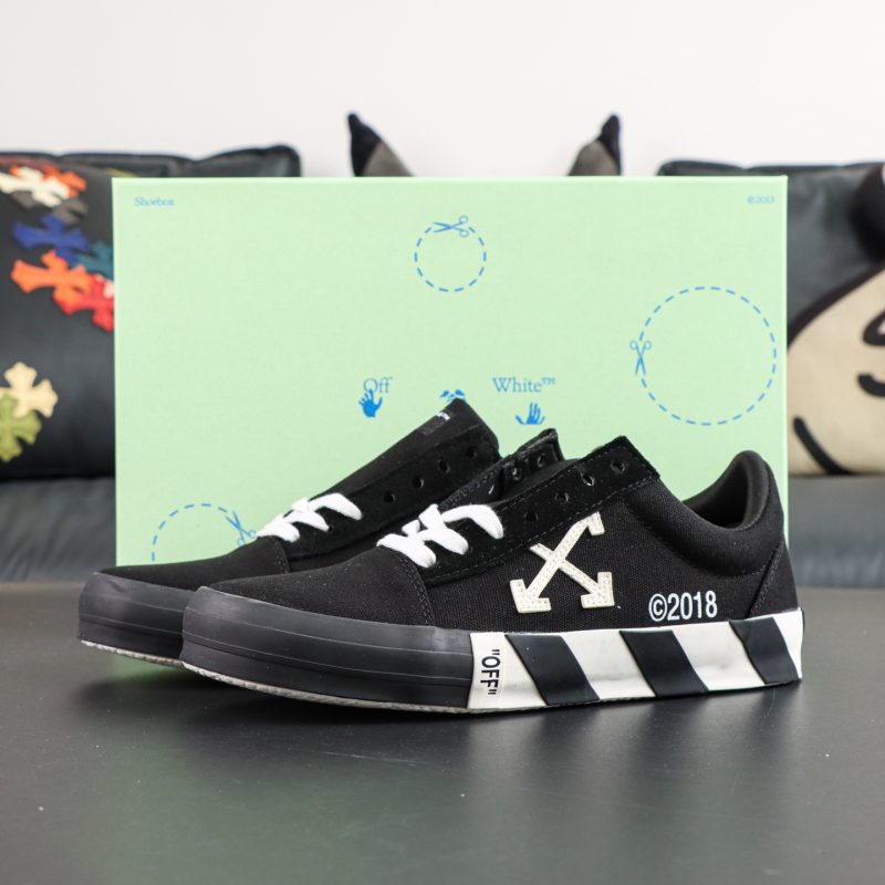 Off White Low Vulcanised Black White 2018