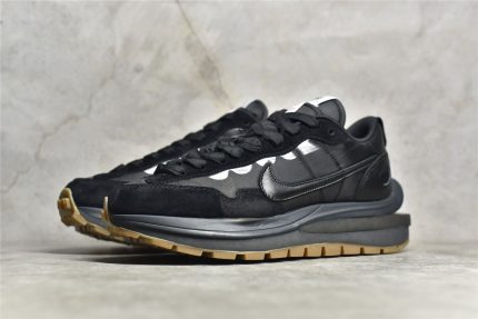 Sacai × Nike VaporWaffle "Black and gum" Reps - Image 3