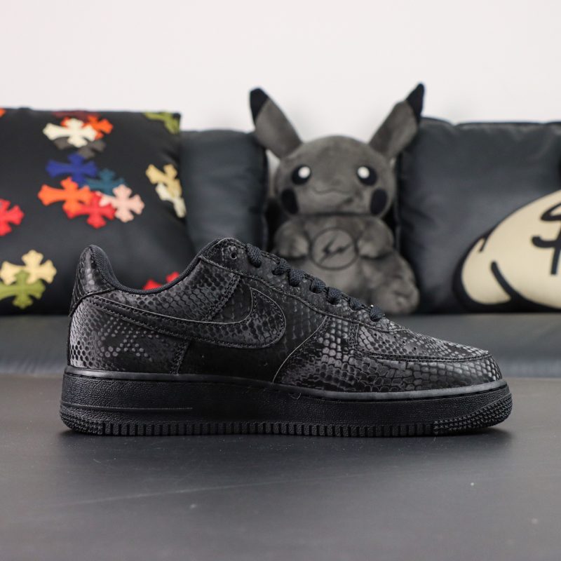 Inside view of Air Force 1 Kobe Bryant Court Black Reps with tribute details