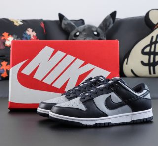 Dunk SB Low Georgetown Reps with box and grey-blue upper