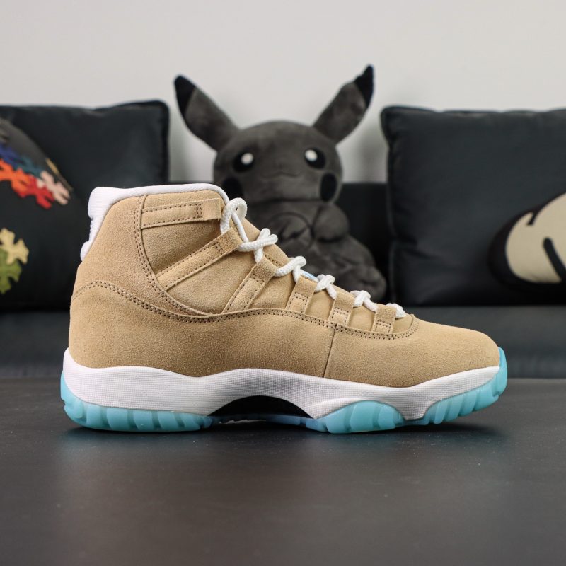 Inside view of Jordan 11 H-Town Reps with suede panels and white lining