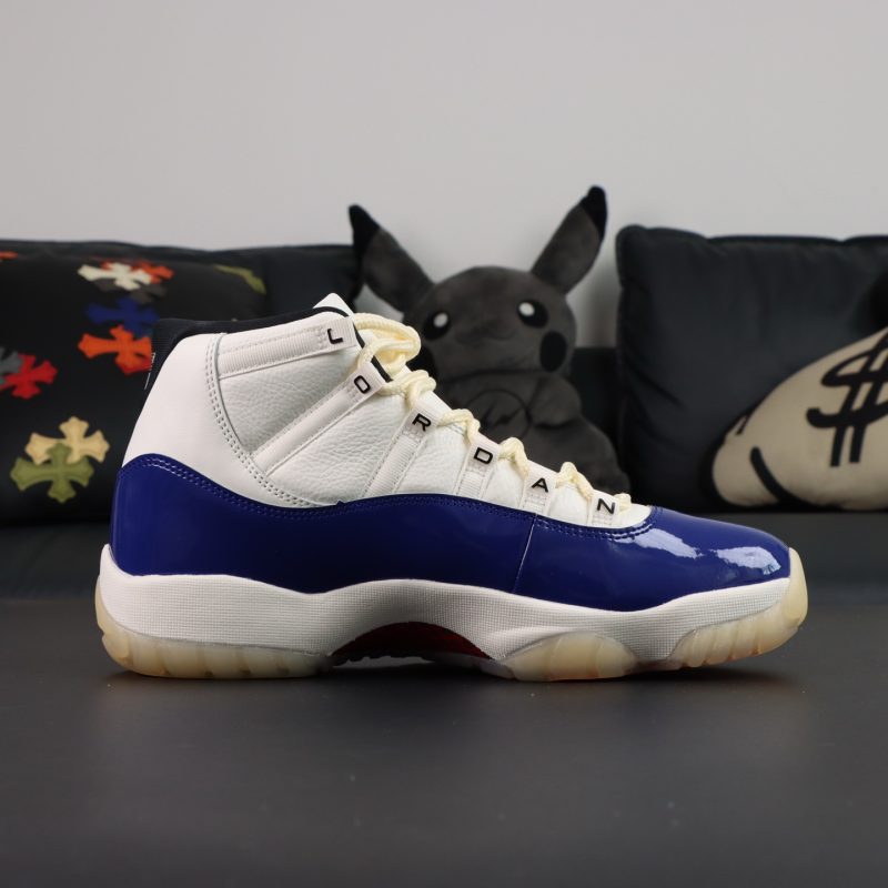 Inside view of Jordan 11 Rare Air reps showing Rare Air details