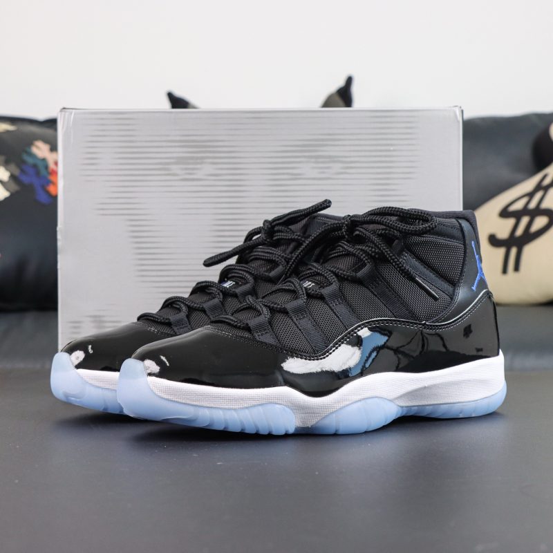 Jordan 11 Space Jam Reps with box