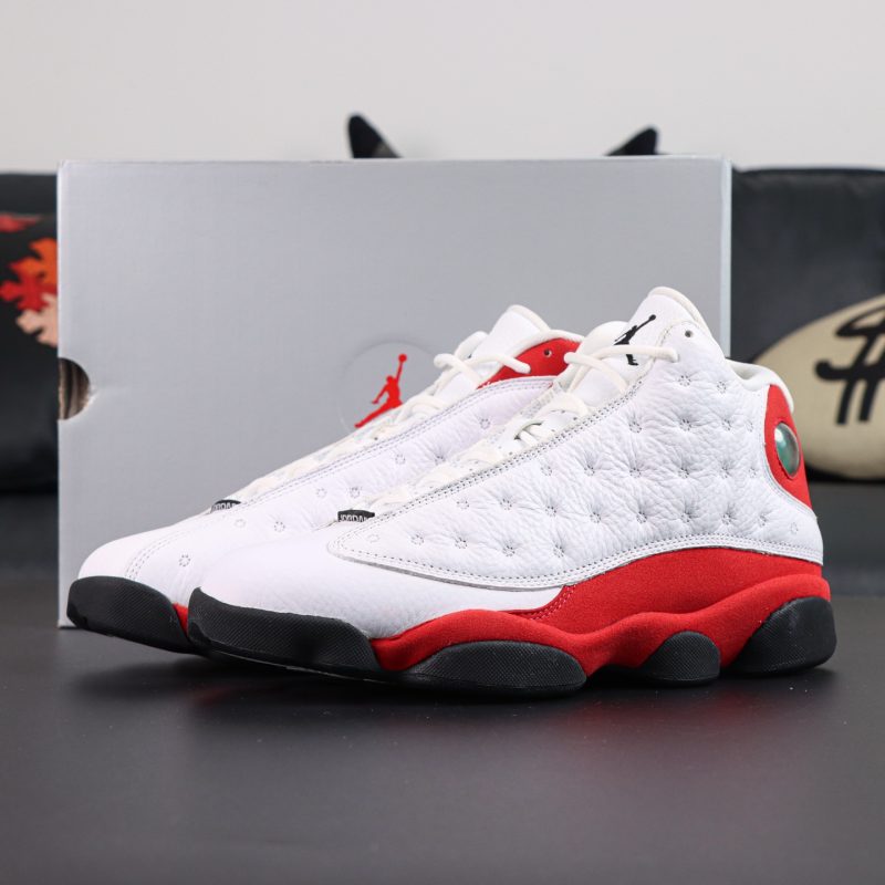 Jordan 13 Chicago Reps with retail-style box