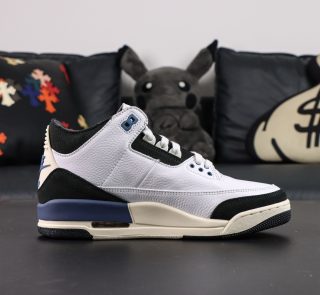 Inside view of Jordan 3 Diffused Blue Reps with blue accent panels
