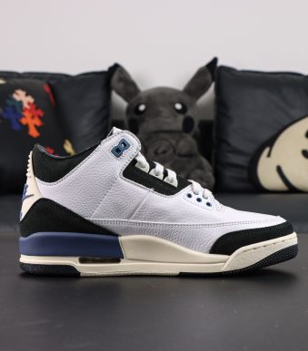 Inside view of Jordan 3 Diffused Blue Reps with blue accent panels