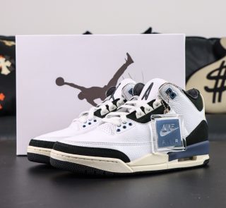Jordan 3 Diffused Blue Reps with box and accessories