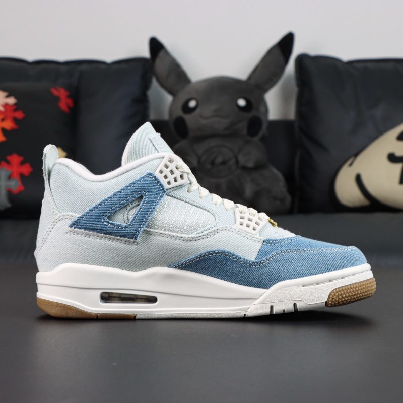 Inner side of Jordan 4 Denim Worn Blue reps showing mesh netting