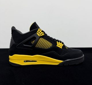 Inside view of Jordan 4 Yellow Thunder Reps