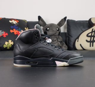 Inside view of Jordan 5 Off Noir Reps with smooth black panels