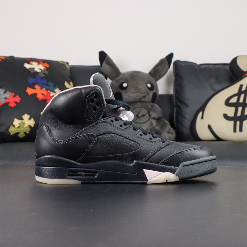 Inside view of Jordan 5 Off Noir Reps with smooth black panels