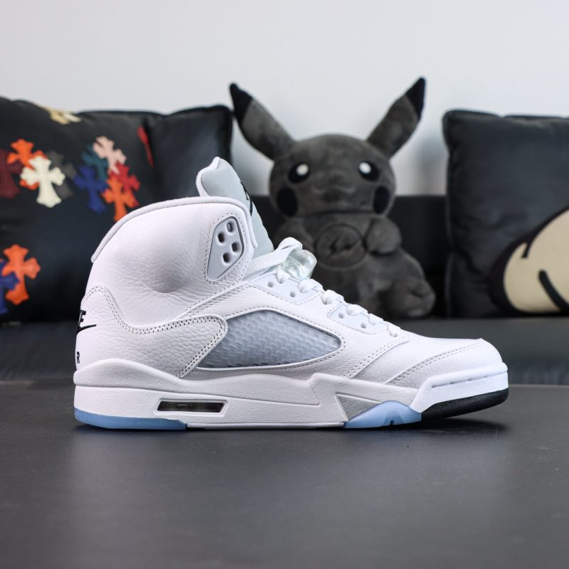Inside view of Jordan 5 White Metallic Reps
