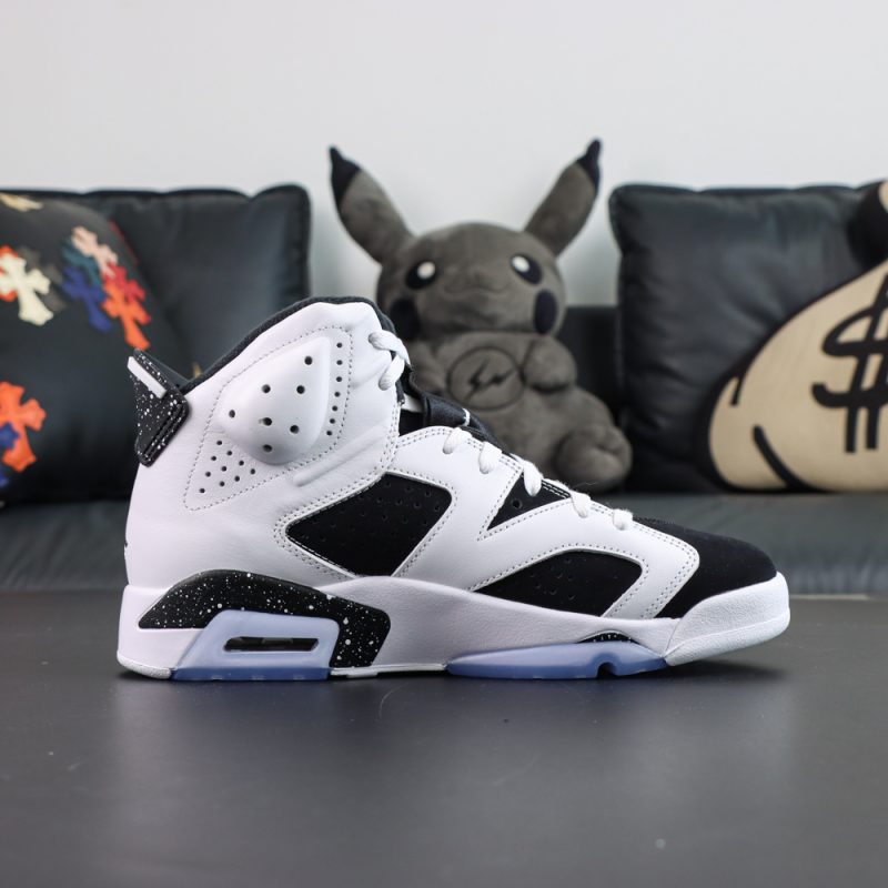 Inside view of Jordan 6 Oreo Reps