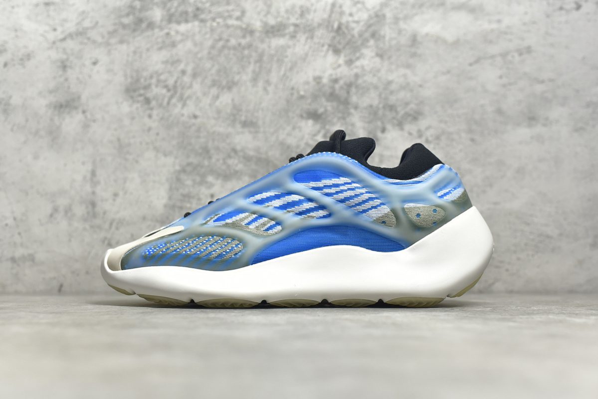 UA Yeezy Boost 700 V3 Arzareth Reps