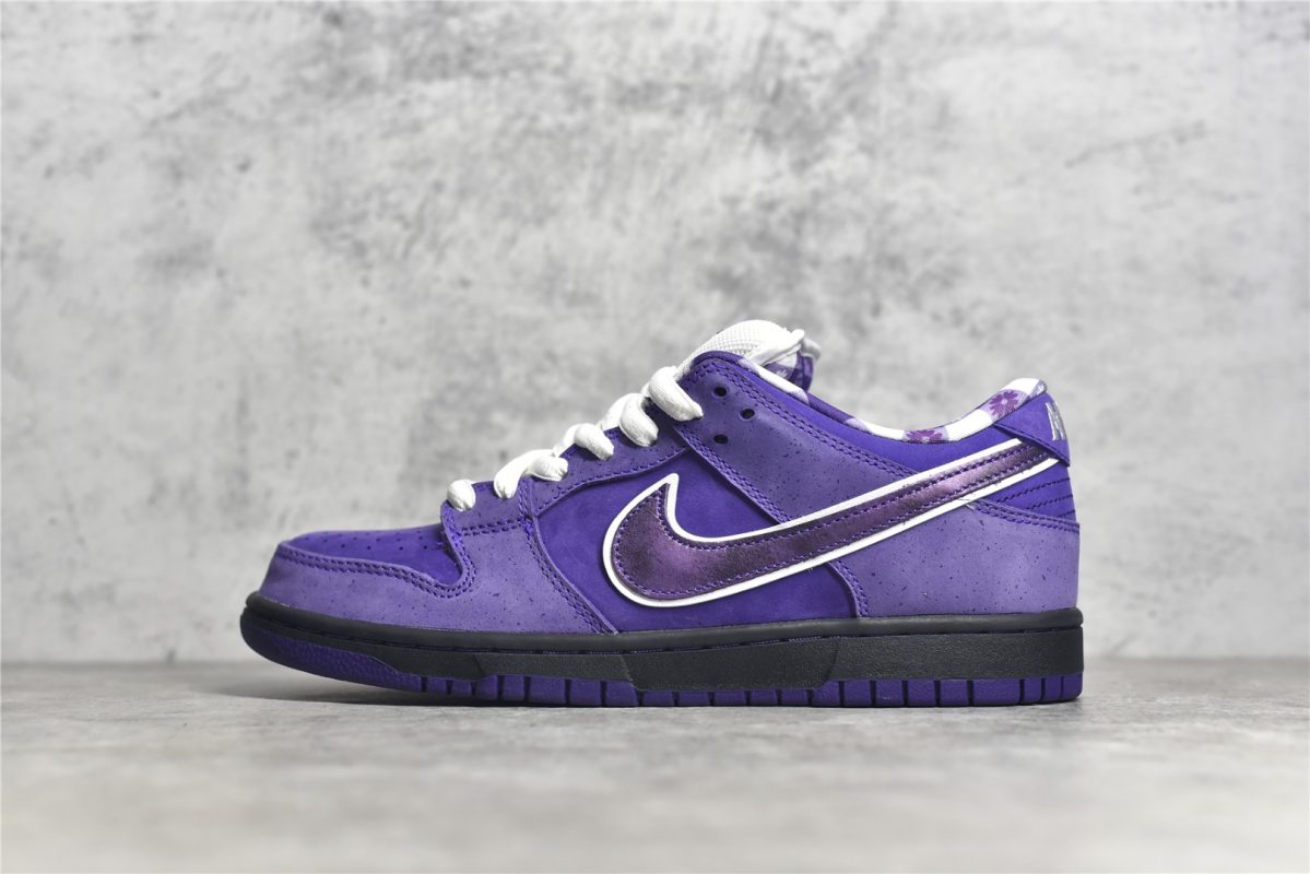 outside view of Purple Lobster Dunks reps showing picnic liner