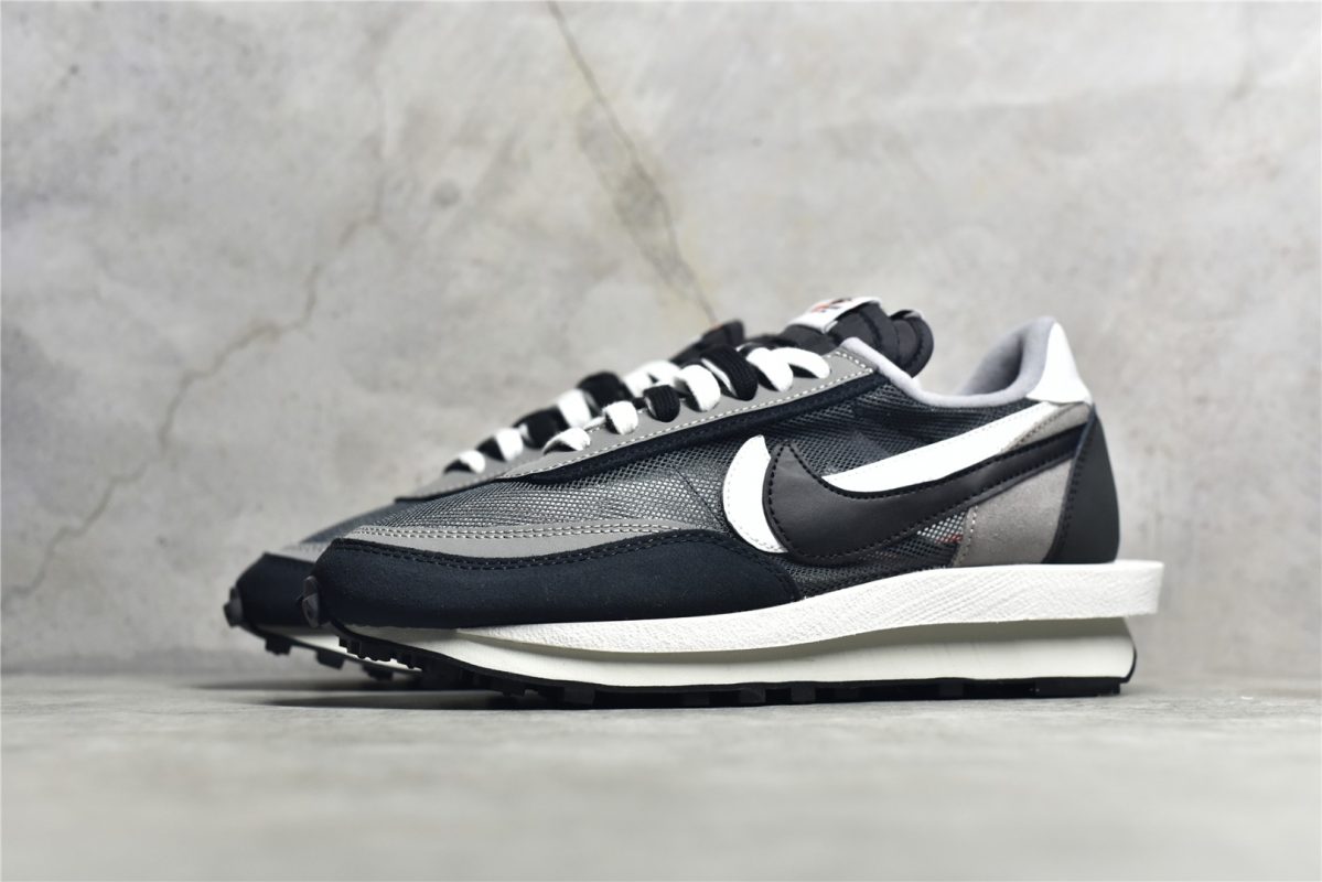 Sacai × Nike Waffle Black and White Reps - Image 3