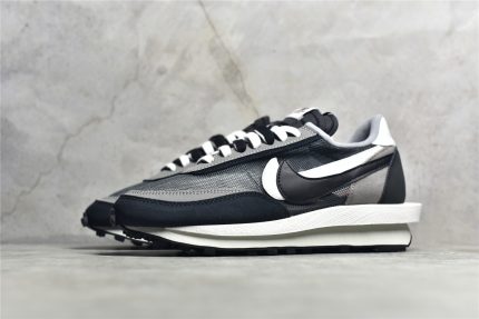 Sacai × Nike Waffle Black and White Reps - Image 3