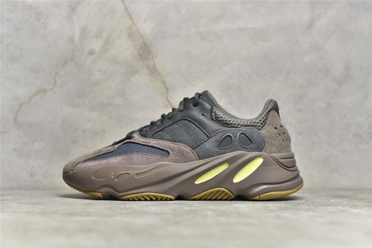UA Yeezy Boost 700 Mauve Reps