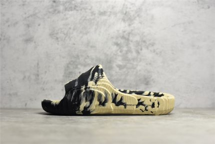 UA originals adilette