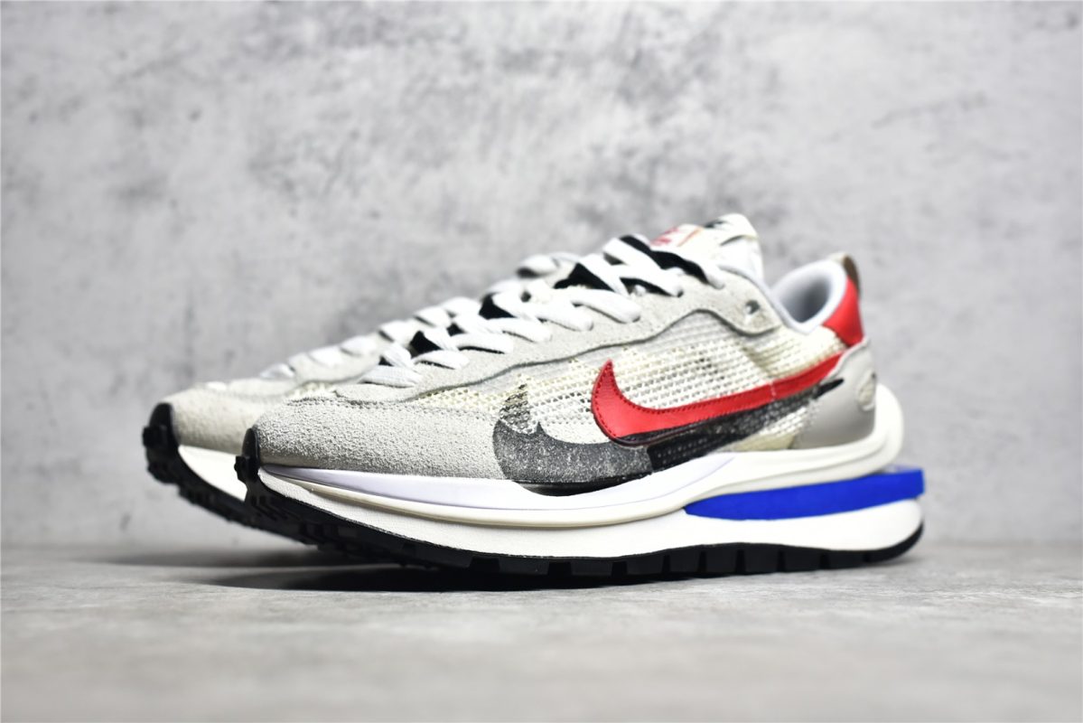 Sacai × Nike VaporWaffle "Royal Fuchsia" Reps - Image 3
