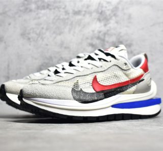 Sacai × Nike VaporWaffle "Royal Fuchsia" Reps - Image 3
