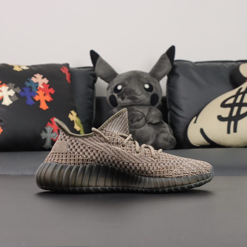 Inside view of Yeezy 350 Ash Stone reps with brown and grey Primeknit pattern