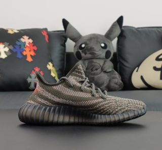 Inside view showing grey-black knit on Yeezy 350 Carbon Beluga replica