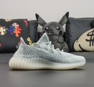 Inside view of Cloud White Yeezy 350 reps showing gradient Primeknit