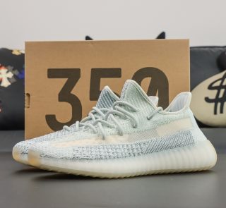 Yeezy 350 Cloud White reps with light grey upper and original box