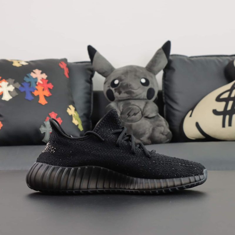 Inside view of Yeezy 350 Core Black White reps with Primeknit pattern