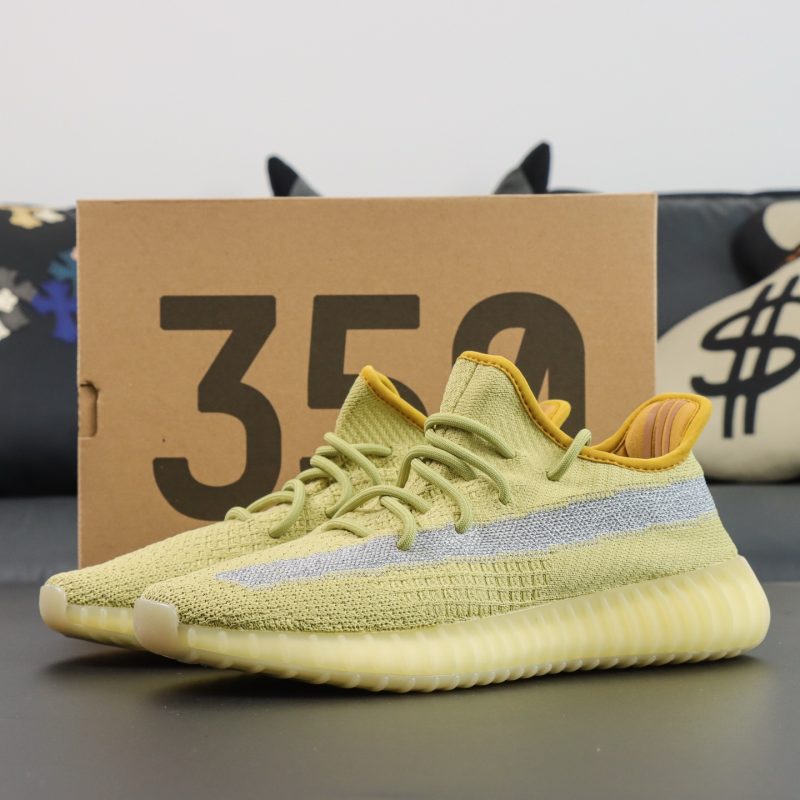 Yeezy 350 Linen reps with pale yellow Primeknit upper and original box