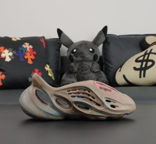 Single shoe side profile of Yeezy Foam Runner Sand Grey replica